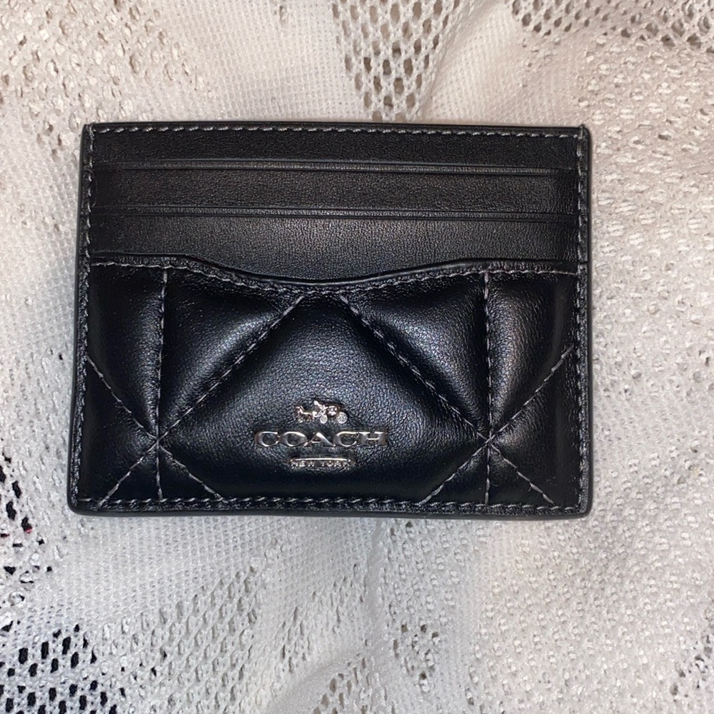Slim Id Card Case With Puffy Diamond Quilting